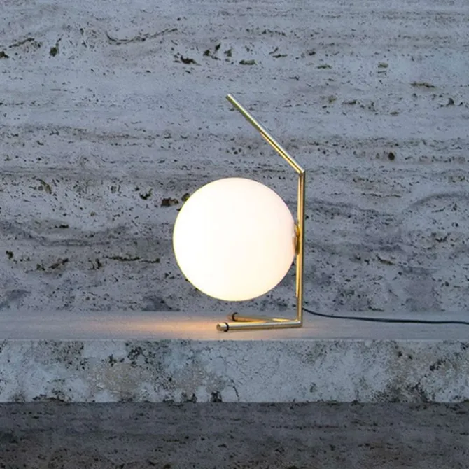 IC T1 Lav bordlampe