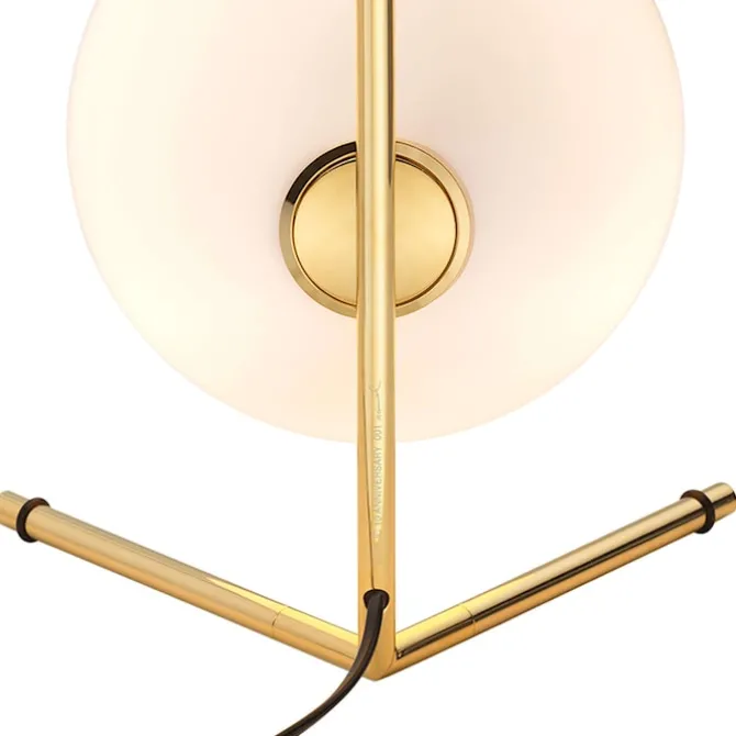 IC T1 Lav bordlampe