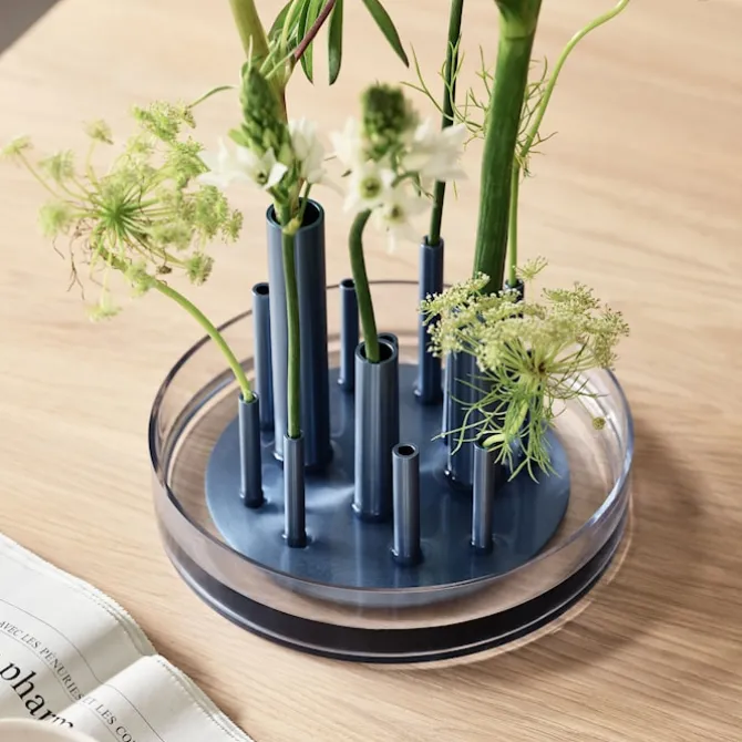 Ikeru vase
