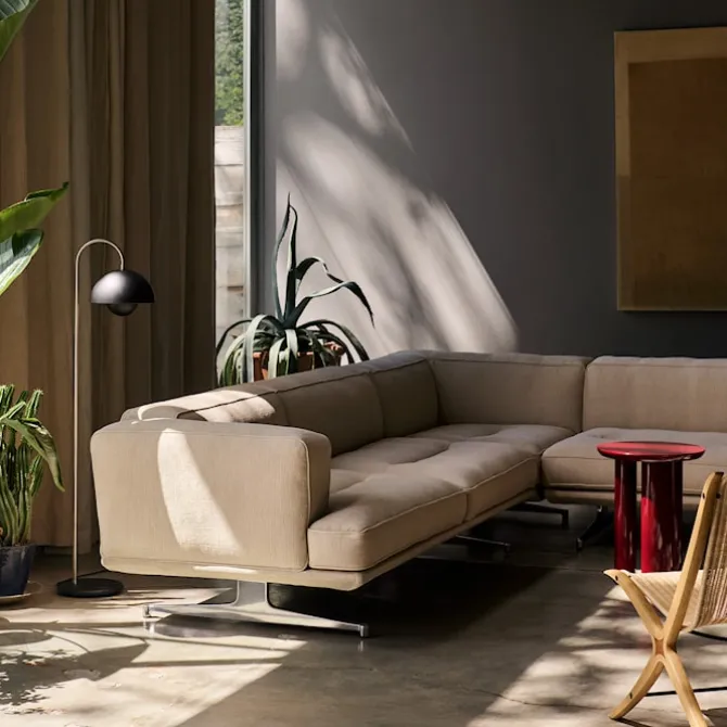 Inland AV41 hjørnesofa polert aluminium ben