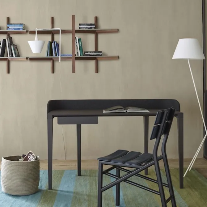 Inside World Desk