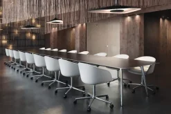 Kyo Swivel Chair