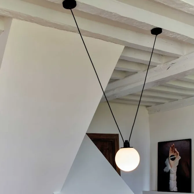 Les Acrobates de Gras No 323 - Glass Ball