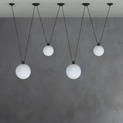 Les Acrobates de Gras No 323 - Glass Ball