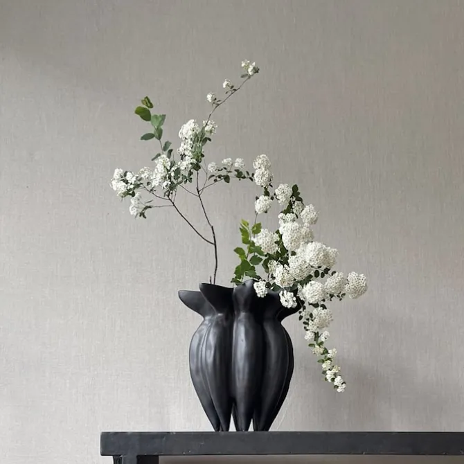 Lotus Vase - Coffee