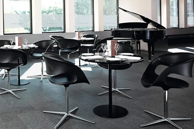 Lox Swivel Chair