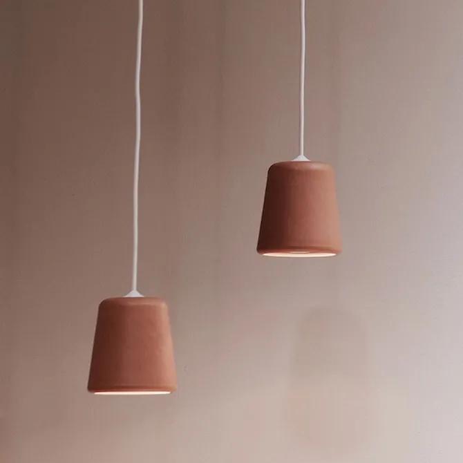 Materiale pendel hvit kabel