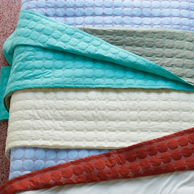 Mega Dot sengeteppe Ivory