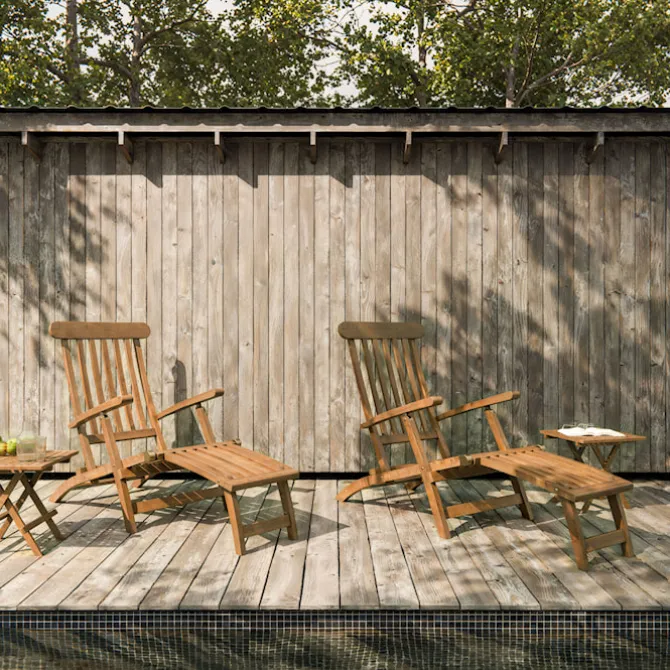 Midsummer deck-chair