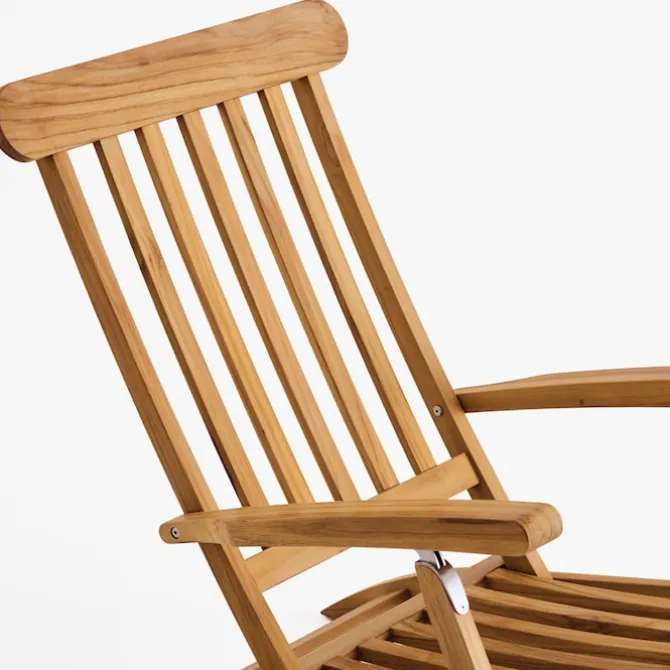 Midsummer deck-chair