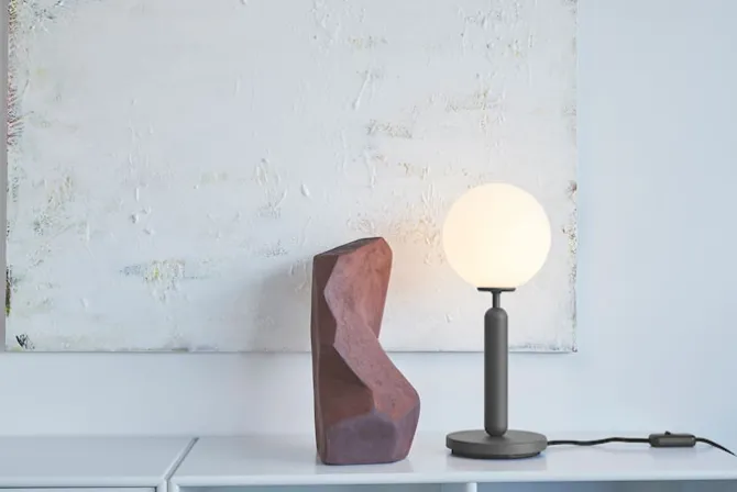 Miira Table
