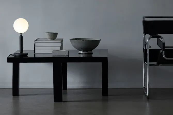 Miira Table