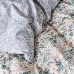 Morris & Co. Strawberry Thief Dynetrekk