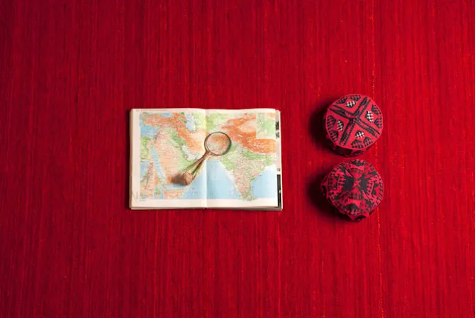 Natural Nomad Deep Red