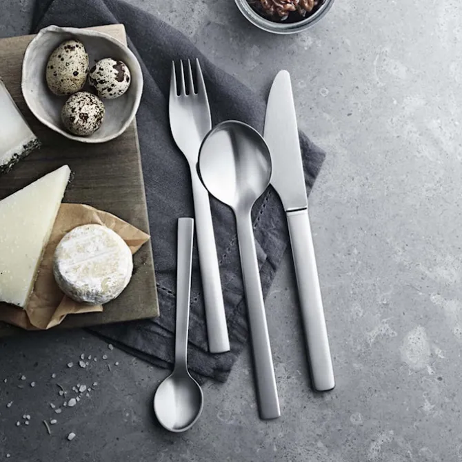 New York Cutlery / Set of 24