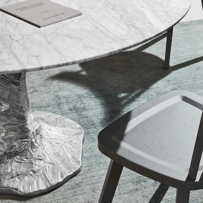 Next Table Oval
