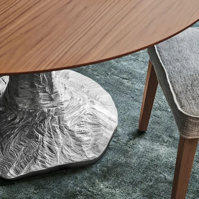 Next Table Oval