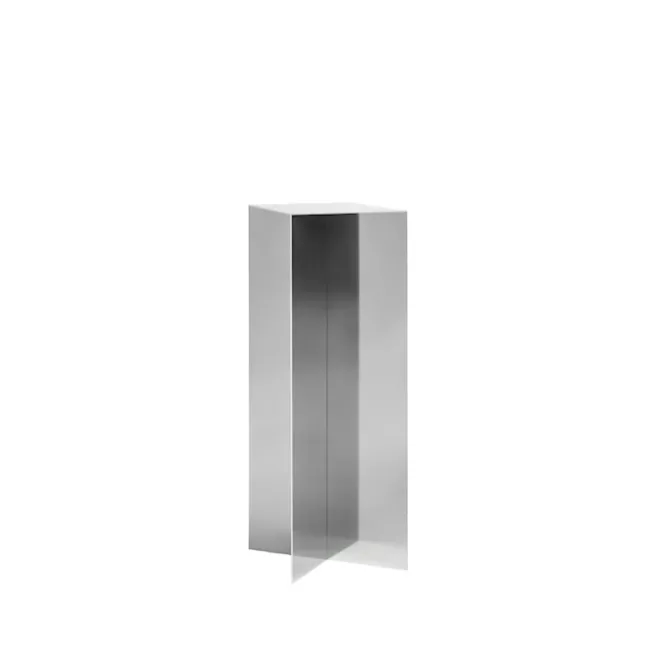 NM03 Podium