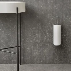 Norm Architects veggmontert toalettbørste