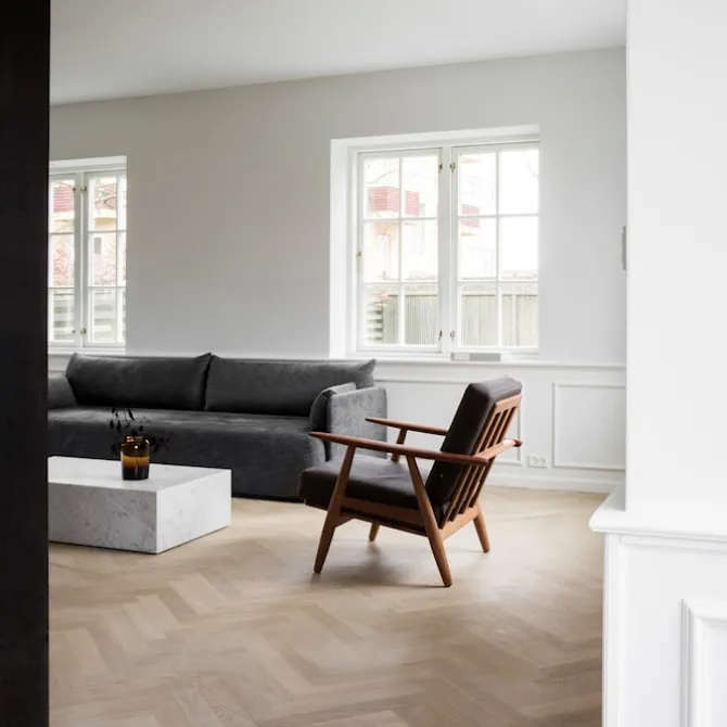 Offset 2-seters sofa