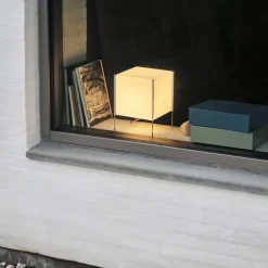 Paper Cube bordlampe