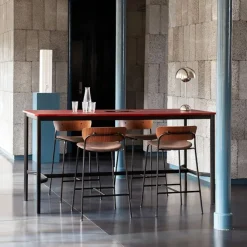 Pavilion AV8 Lacquered Walnut