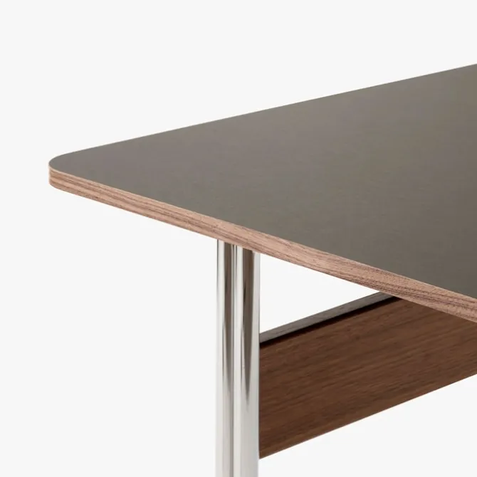 Pavilion Desk AV16