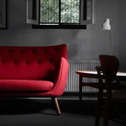 Poet sofa Walnut