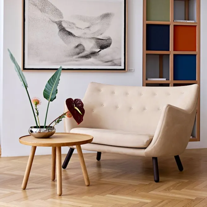 Poet sofa Walnut