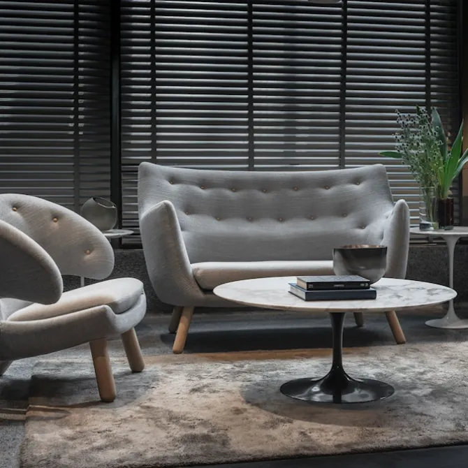 Poet sofa Walnut