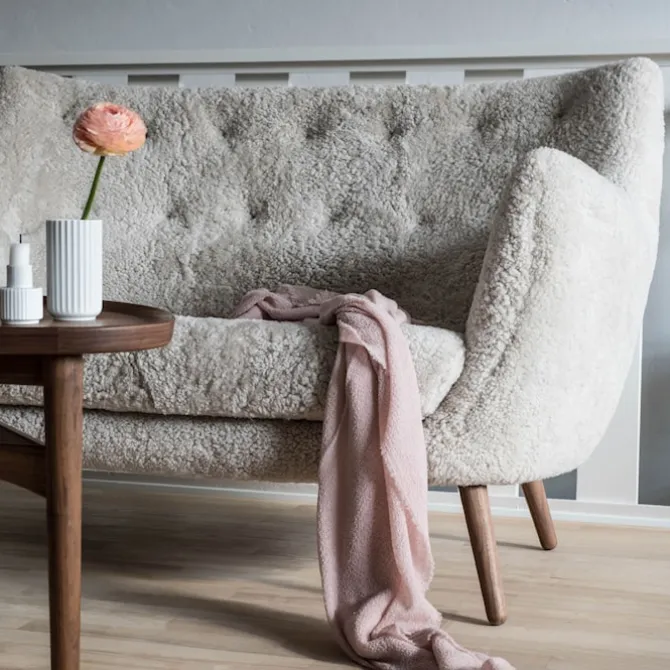 Poet sofa Walnut
