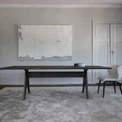 Pose Dining Table