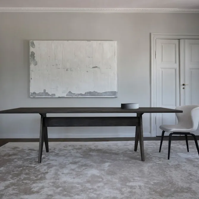 Pose Dining Table