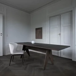 Pose Dining Table