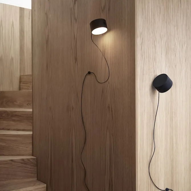 Post Wall Lamp