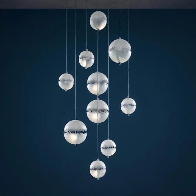 PostKrisi Chandelier