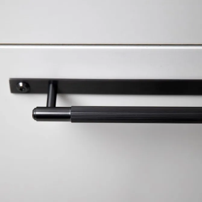 Pull Bar Plate Linear Large