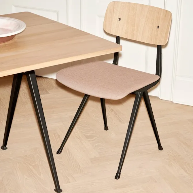Pyramid bord 02 250 cm Black