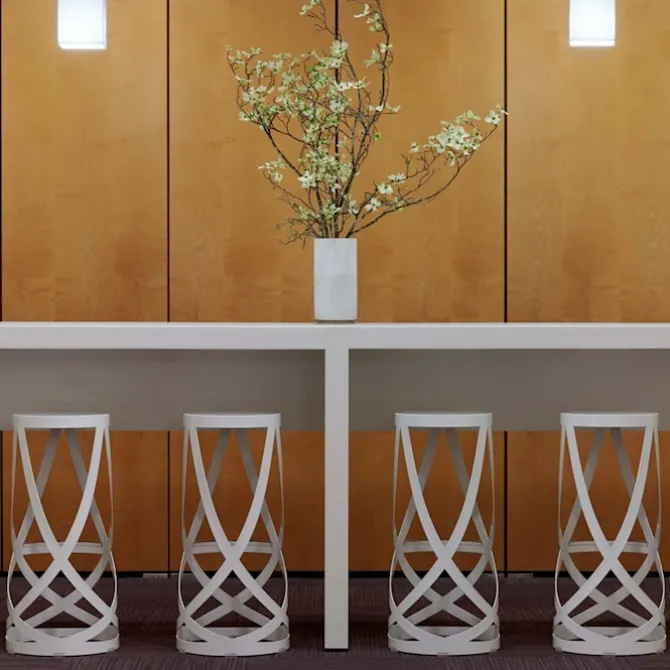 Ribbon High Stool