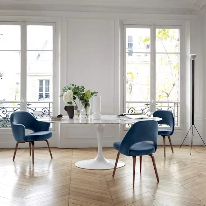 Saarinen Oval spisebord 244 cm White