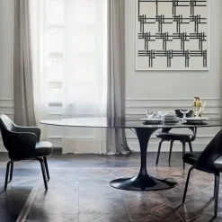 Saarinen Oval spisebord 244 cm Black