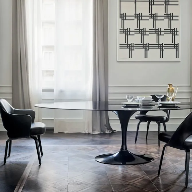 Saarinen Oval spisebord 198 cm Black