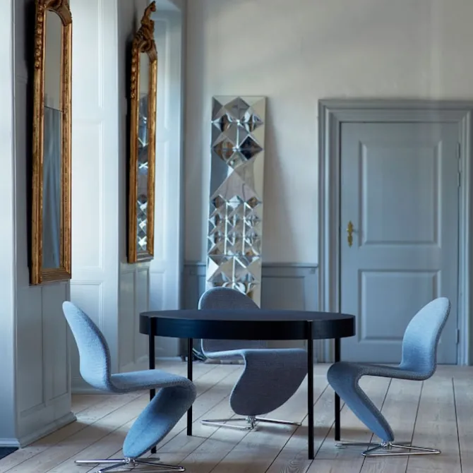 Serie 430 Table Black