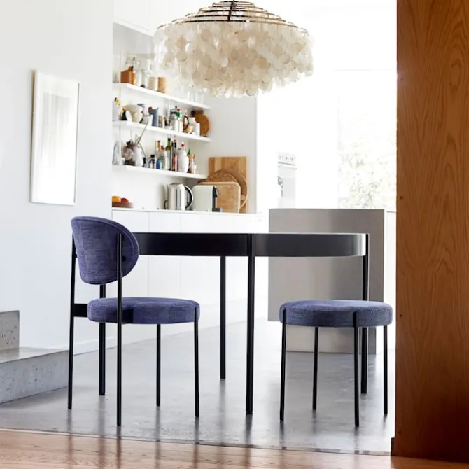 Serie 430 Table Black