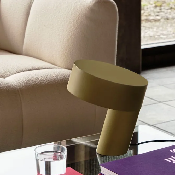 Slant bordlampe