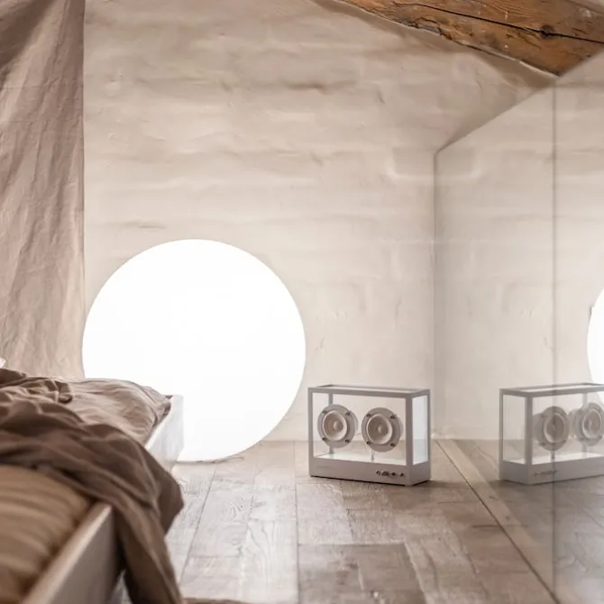Small Transparent Speaker