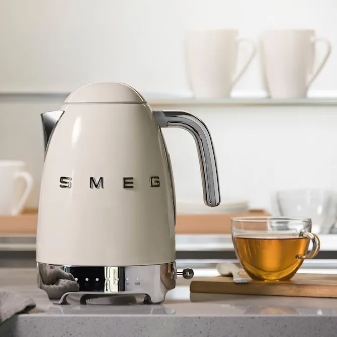 Smeg Variable Temperature Kettle Cream