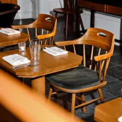 Småland bistrostol med handtag