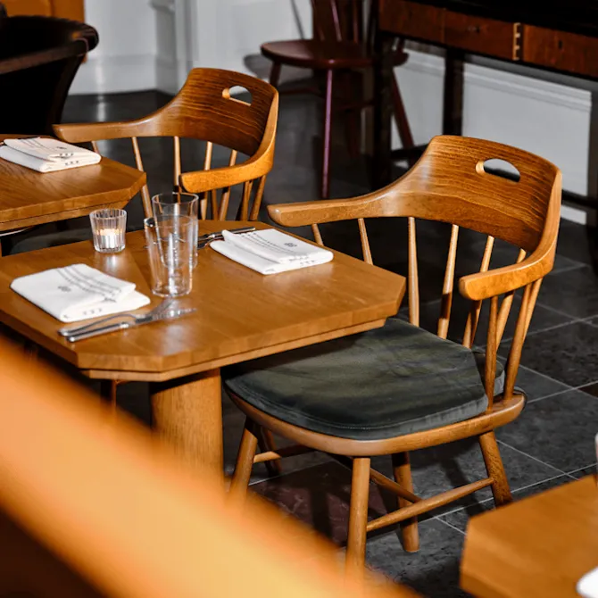 Småland bistrostol med handtag