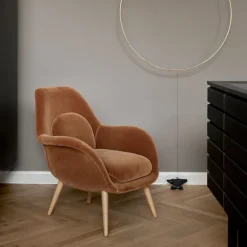 Swoon Petit lenestol lakkert valnøtt